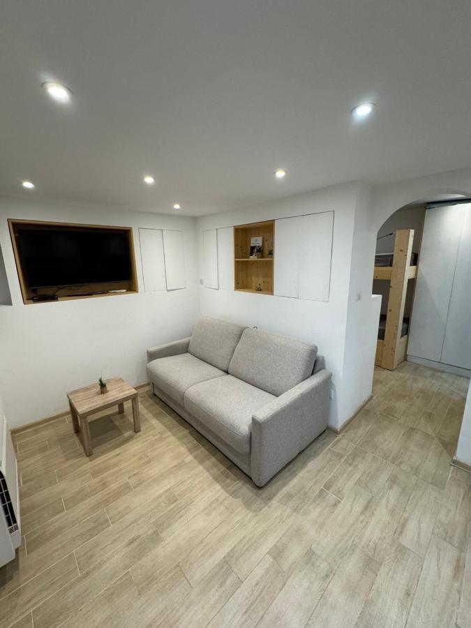 Moderne Santa Giulia Apartment *